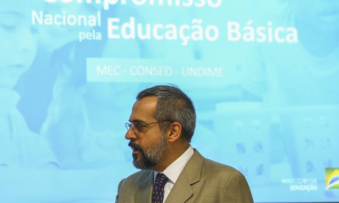 O ministro da Educação, Abraham Weintraub, durante apresentação do "Compromisso Nacional pela Educação Básica" Foto: Marcelo Camargo/Agência Brasil / Agência O Globo