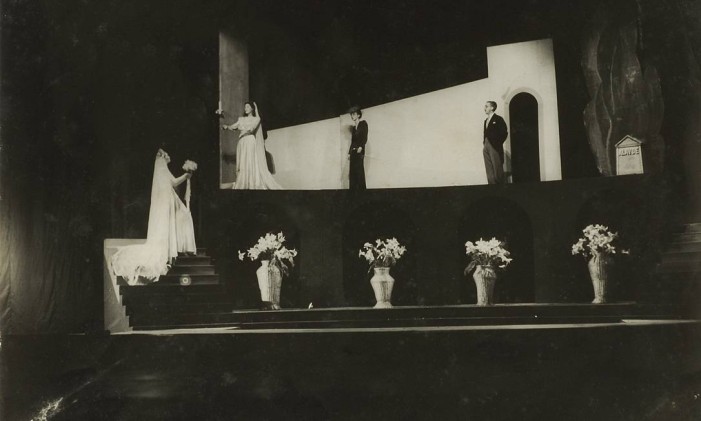 12.02.2008 - Reprodução / E Mail - PV - Exclusivo - Nelson Rodrigues - Peça Vestido de Noiva, em sua primeira montagem, em 1943, no Teatro Municipal Foto: Theatro Municipal
