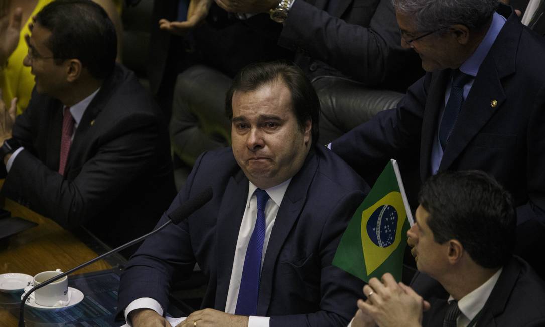 Emocionado, o presidente da Câmara dos Deputados, Rodrigo Maia, chorou durante votação em primeiro turno da Reforma da Previdência Foto: Daniel Marenco / Agência O Globo