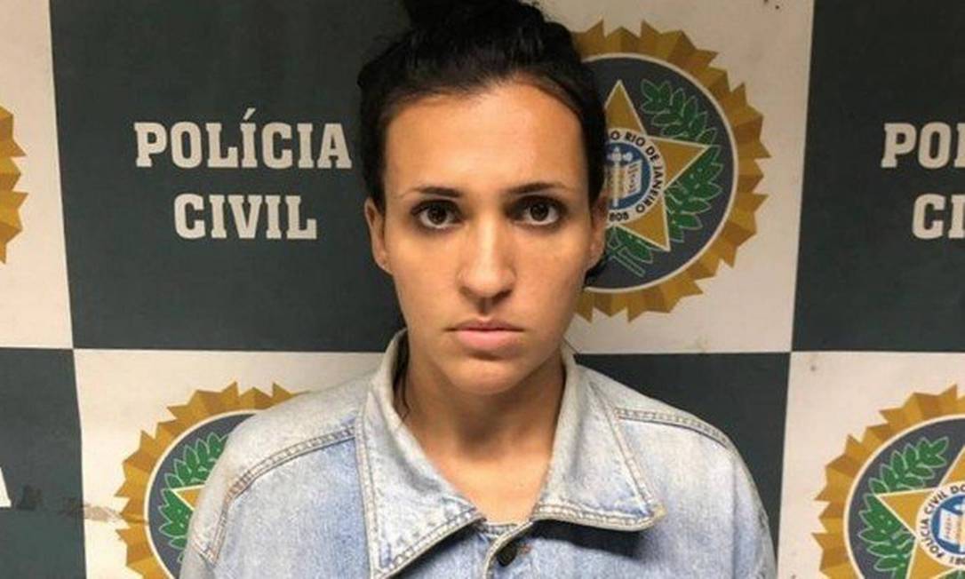 Raquel foi autuada por fingir ser agente da Polícia Civil Foto: Divulgação