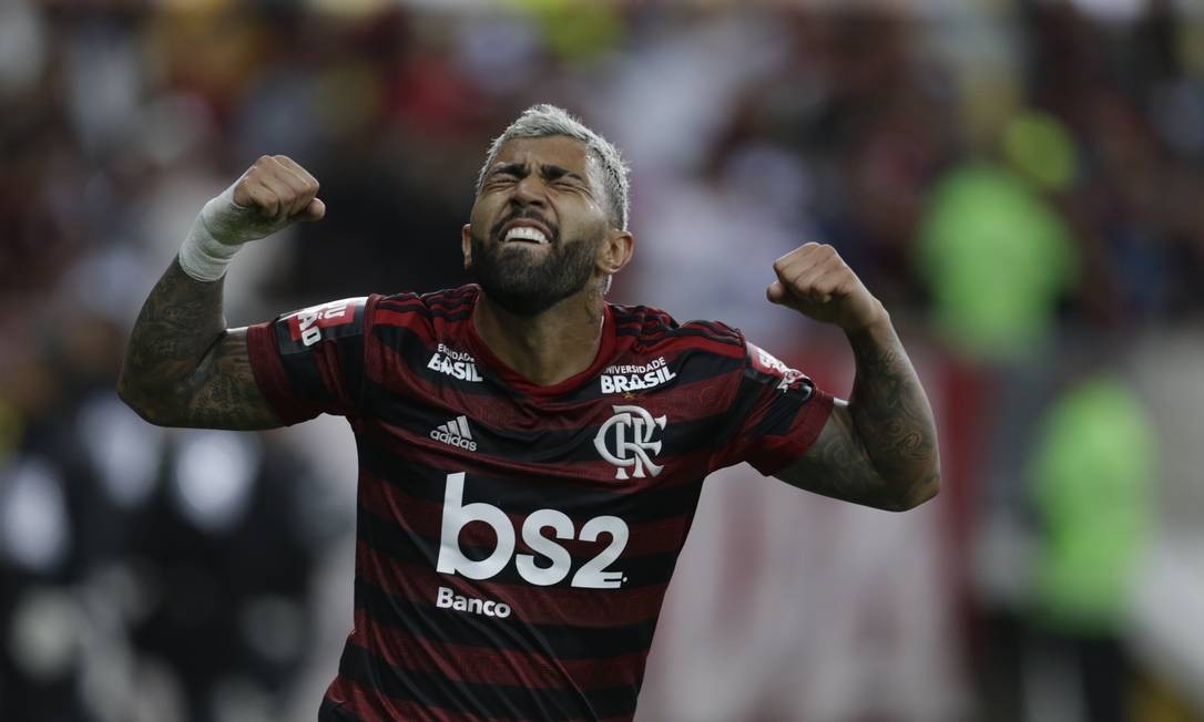 A emo&ccedil;&atilde;o de Gabigol ao abrir o placar contra o Athletico-PR no Maracan&atilde; Foto: MARCELO THEOBALD / MARCELO THEOBALD