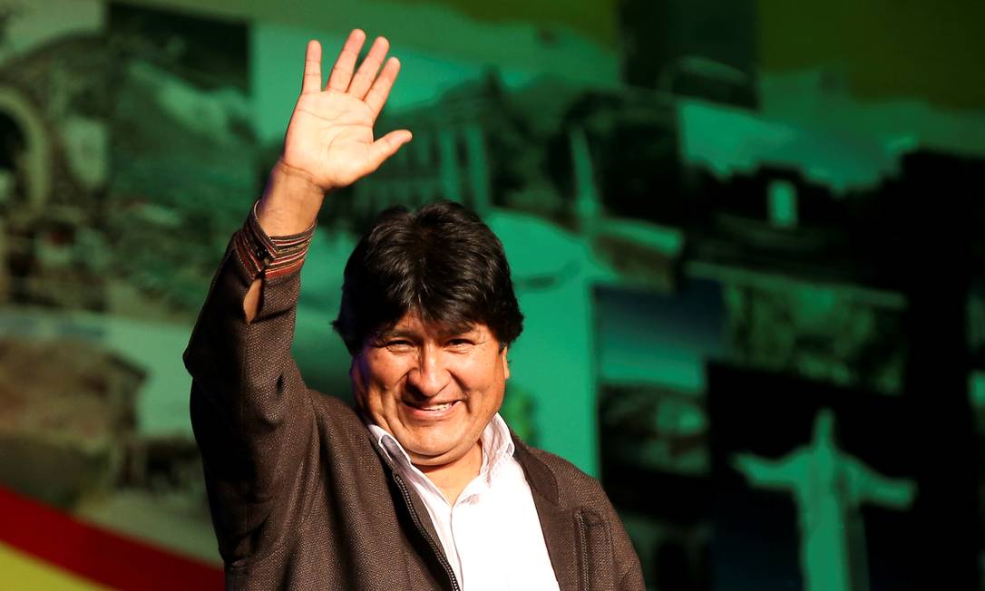 Bolivian President Evo Morales waves to members of the Bolivian community as he arrives at a rally in Buenos Aires, Argentina July 17, 2019. REUTERS/Agustin Marcarian Foto: AGUSTIN MARCARIAN / REUTERS