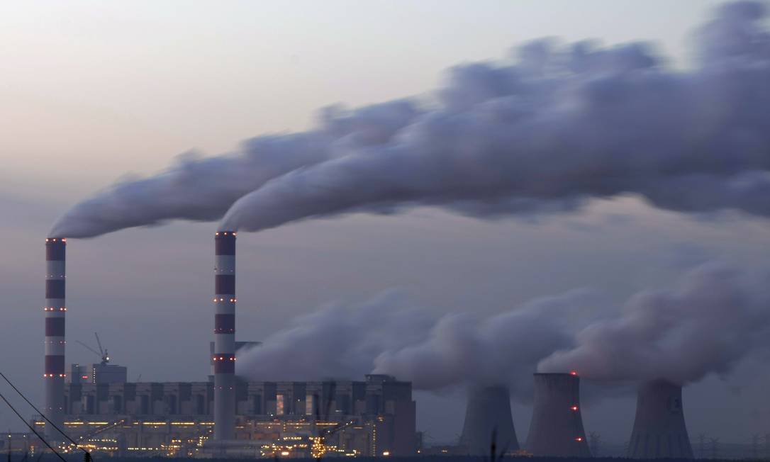 Usina elétrica de Belchatow, na Polônia: ecossistemas comprometidos por poluição Foto: PETER ANDREWS / Reuters