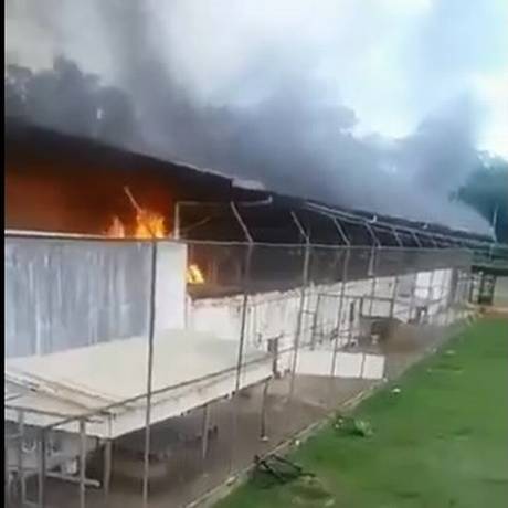 Chamas tomam instalações do presídio de Altamira, no Pará Foto: Reprodução/Twitter