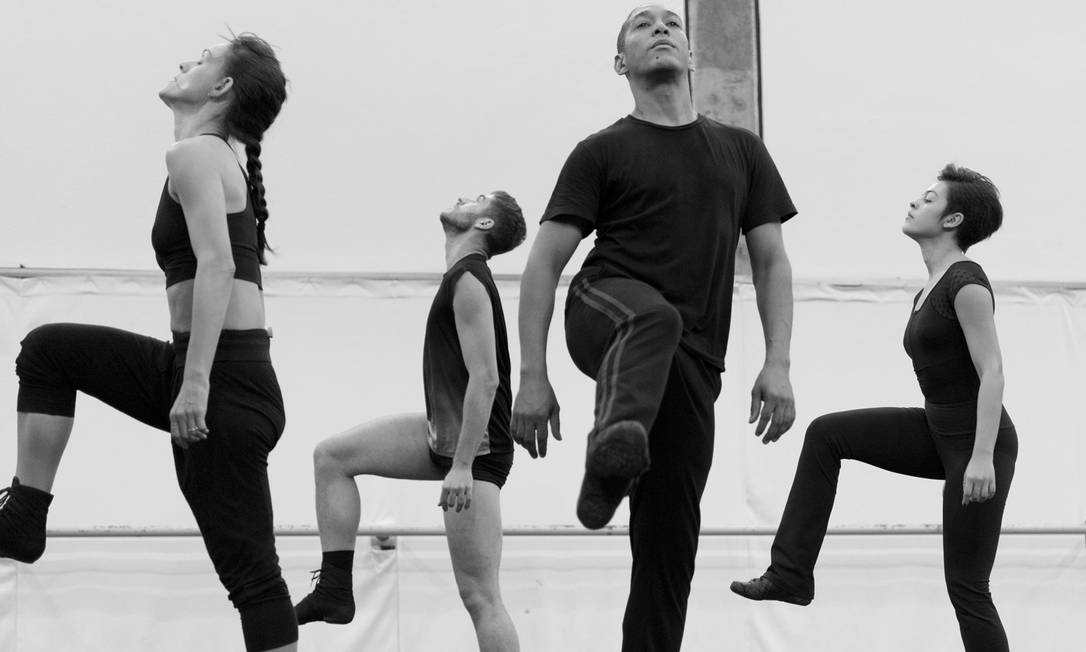 洋楽 GILBERTO GIL BALLET PARA O GRUPO CORPO Gilberto Gil inspira e faz a música do novo espetáculo do Grupo