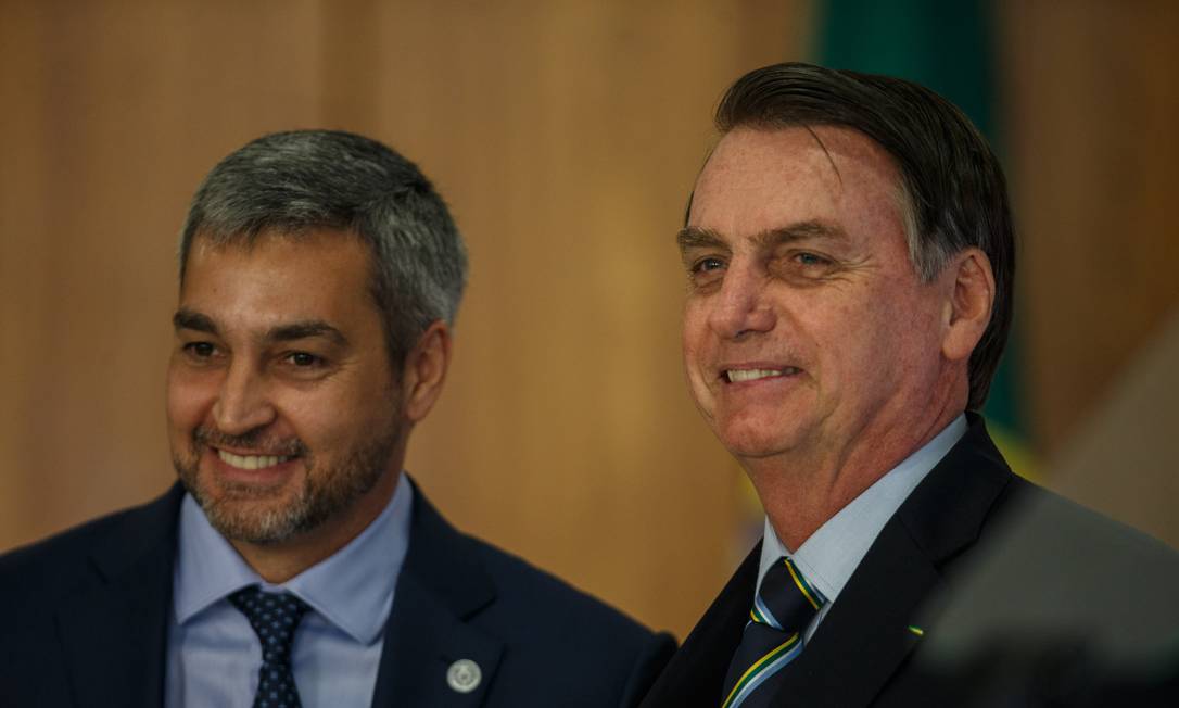 Jair Bolsonaro com o presidente do Paraguai, Mario Abdo Benitez, em Brasília, em março Foto: Daniel Marenco/12-3-2019