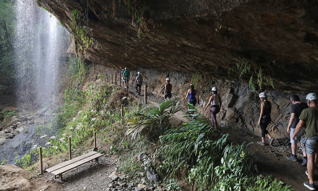 Trilha antes de encarar o rapel no Parque Nacional Manuel Antonio, no sul da Costa Rica Foto: Armando Del Vecchio / Divulgação