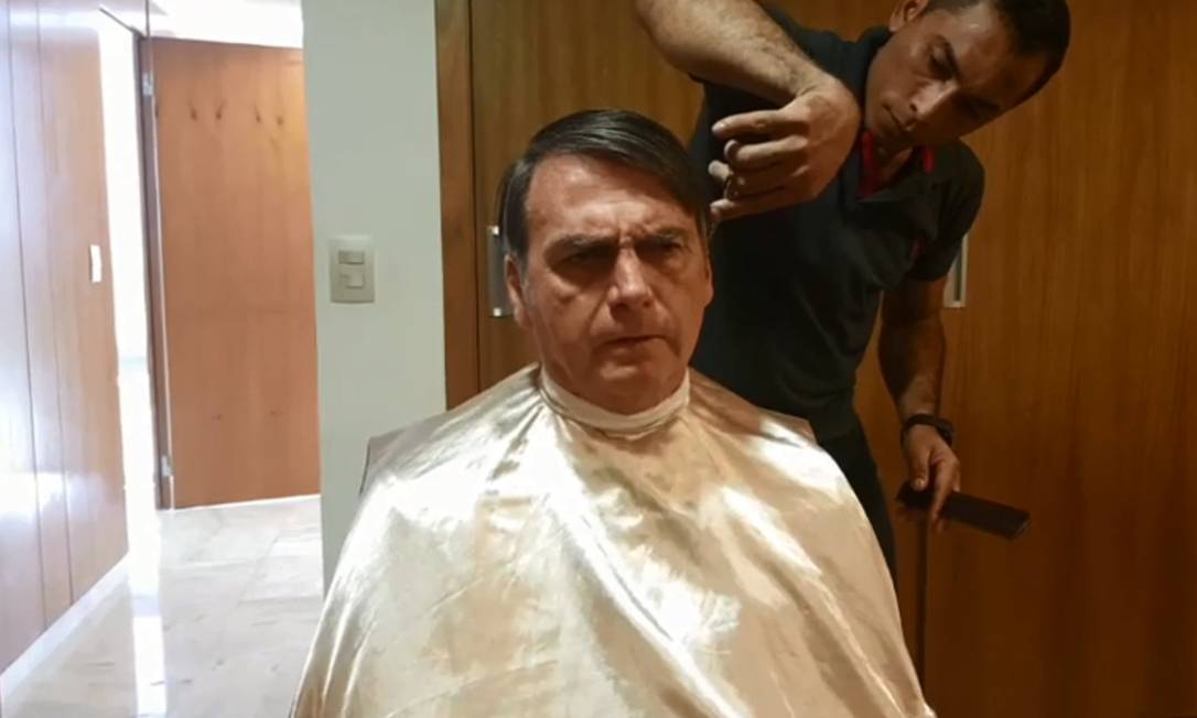 Bolsonaro desmarca reunião com o chanceler da França e vai cortar o cabelo Foto: Reprodução