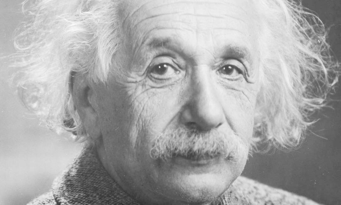 Albert Einstein: físico alemão que desenvolveu a teoria da relatividade geral, um dos pilares da física moderna ao lado da mecânica quântica Foto: Reprodução