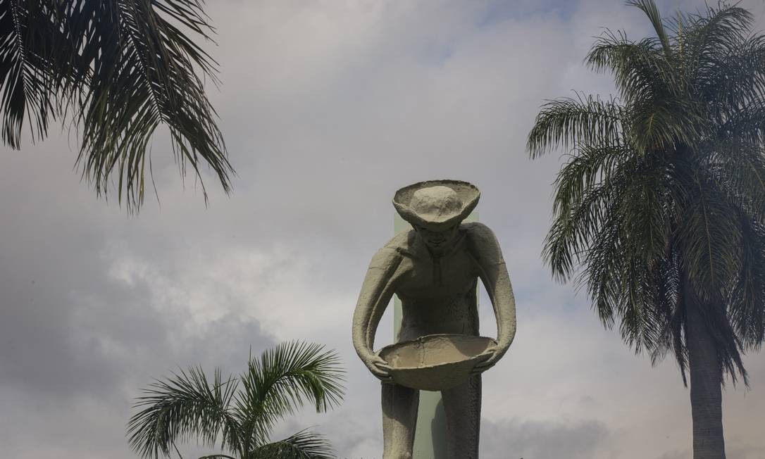 O Monumento ao Garimpeiro, no centro de Boa Vista (RR) Foto: Daniel Marenco / Agência O Globo