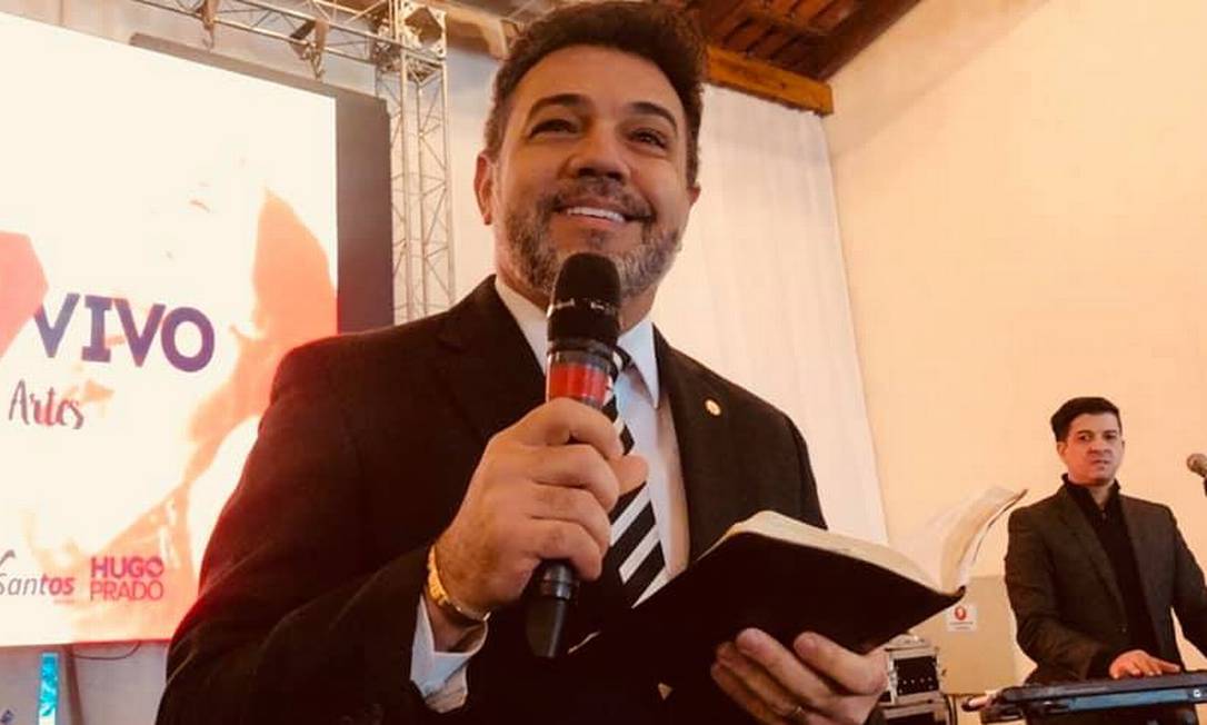 Deputado Pastor Marco Feliciano em foto tirada no início de julho, depois do tratamento odontológico reembolsado pela Câmara Foto: Reprodução / Redes sociais