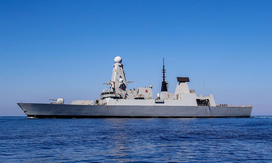 Destróier britânico HMS Duncan, atualmente no Mediterrâneo, se juntará a frota americana no Estreito de Ormuz Foto: PAUL HALL / AFP