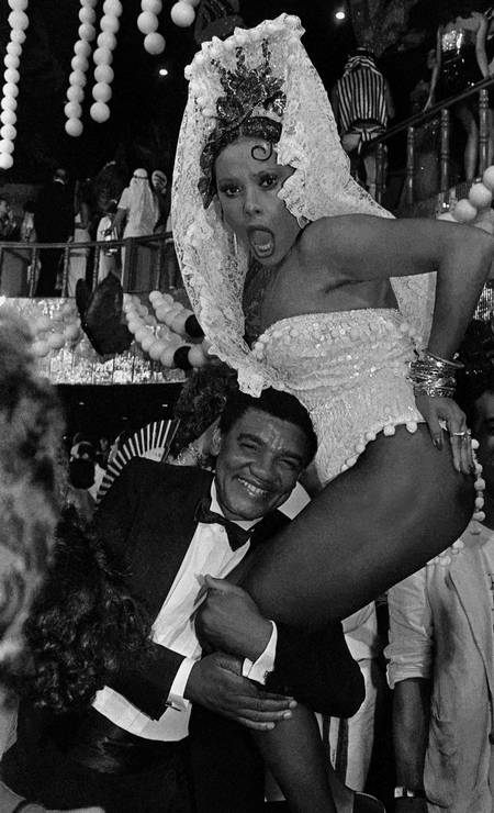 Wilson Simonal e Eliana Pittman
no baile de carnaval do Scala, em 1986 Foto: Cristina Granato / Divulgação