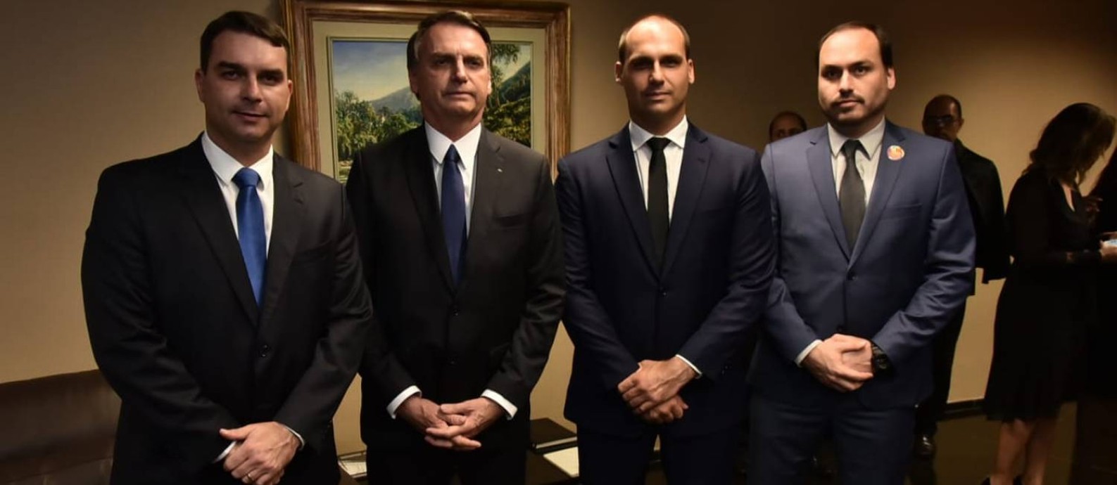 Clã Bolsonaro: Flávio, Jair, Eduardo e Carlos Foto: Reprodução