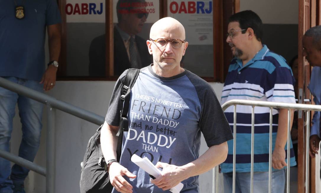 Sérgio Côrtes (de barba) foi preso pela primeira vez em abril de 2017 na operação "Fatura Exposta". Ele foi denunciado por desvio de R$ 300 milhões da Saúde do Rio Foto: Pedro Teixeira / Agência O Globo / 08-02-2018