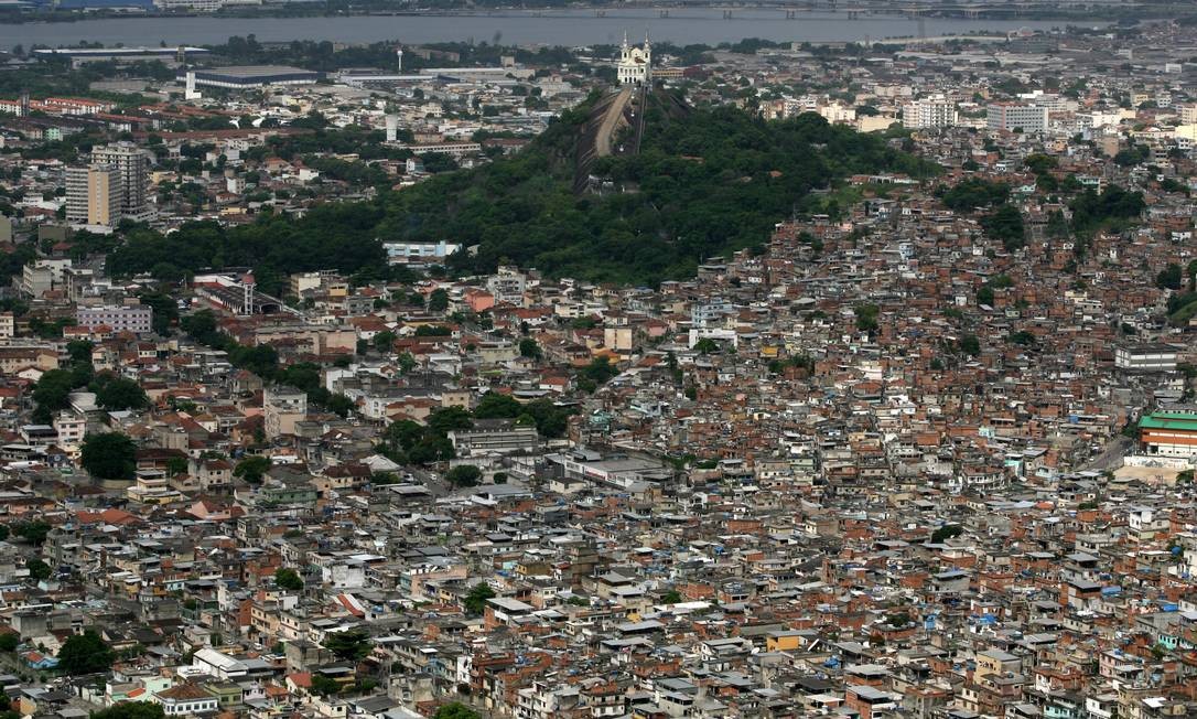 Intenso tiroteio deixa cinco feridos no Complexo da Penha - Jornal O Globo