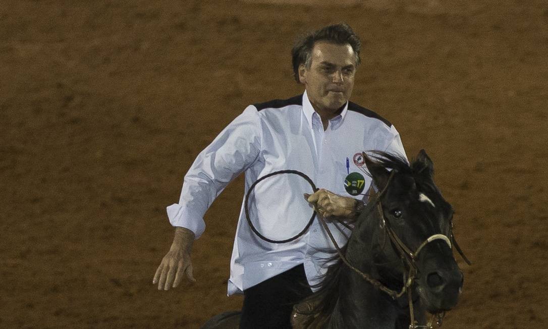 Bolsonaro cavalo na festa de peÃ£o de Barretos (SP) Foto: Edilson Dantas / AgÃªncia O Globo