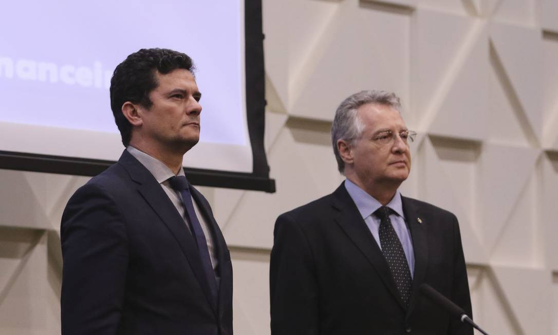 O ministro Justiça e Segurança Pública, Sergio Moro, e o presidente do Coaf, Roberto Leonel Foto: Valter Campanato/Agência Brasil