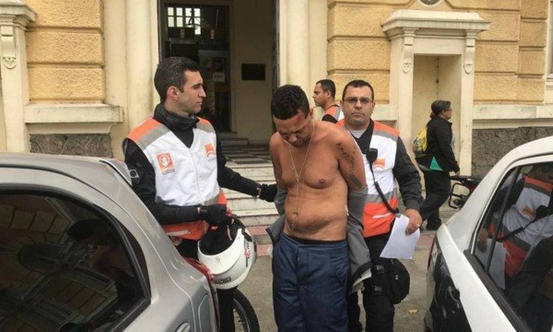 Luiz André Silva de Carvalho foi preso por agentes do Niterói Presente Foto: Gustavo Goulart