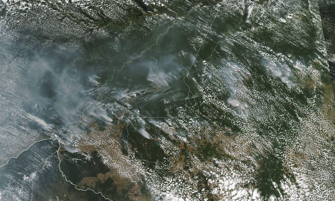 Imagem da Nasa mostra fumaça oriunda das queimadas na região da Amazônia Foto: LAUREN DAUPHIN / AFP