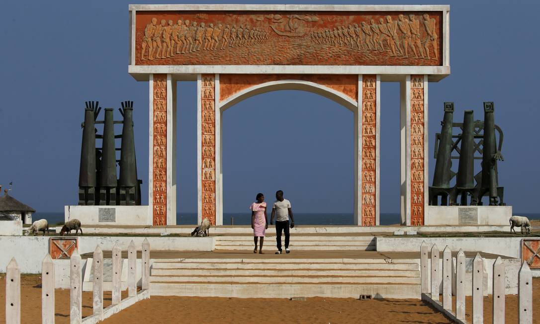 Monumento do 'Point of No Return' em Ouidah, no Benin Foto: AFOLABI SOTUNDE / AFOLABI SOTUNDE/REUTERS