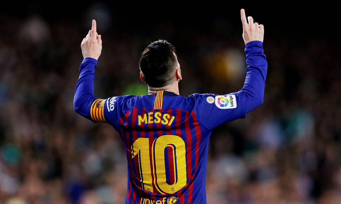 Triunfo de Messi aos 24 anos é destaque nos jornais