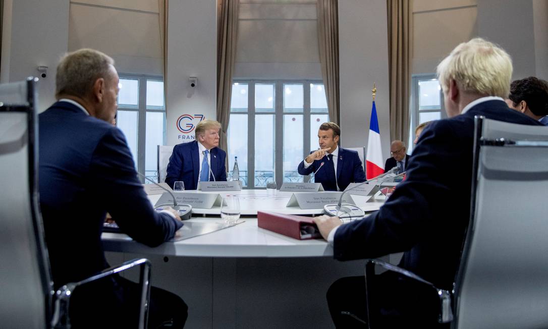 Líderes do G7 na rodada de encontros deste domingo Foto: POOL / REUTERS