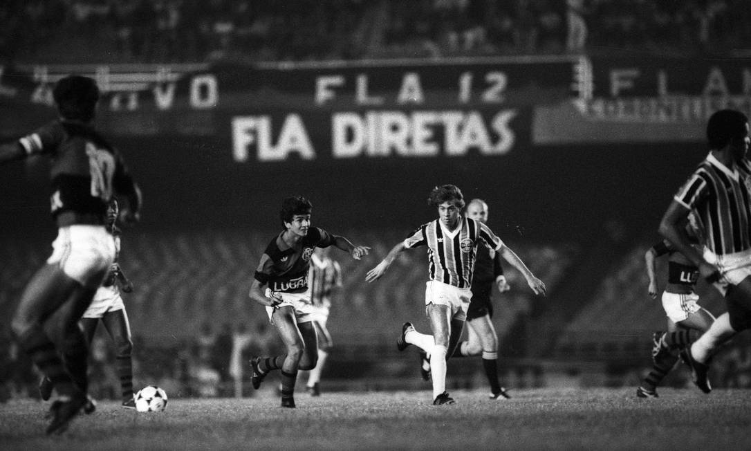 Rio de Janeiro (RJ) - 06/07/1984 - Futebol - Taça Libertadores da América - 1984 - Flamengo 3 x 1 Grêmio. Jogo no Maracanã. Foto: Sebastião Marinho