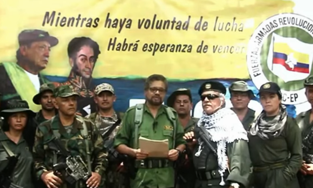 Iván Marquéz, ao centro, anuncia 'nova etapa da luta armada' Foto: Reprodução