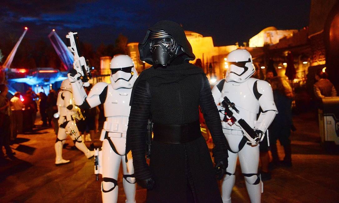 Star Wars: Galaxy's Edge já está aberta ao público no Walt Disney World ...