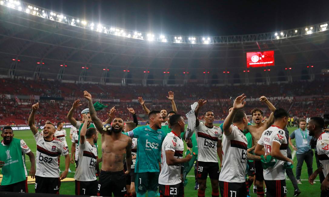 Jogadores do Flamengo comemoram clasificação sobre o Internacional Foto: DIEGO VARA / Reuters