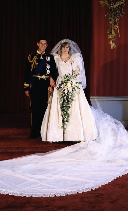 Em 1981, Diana se casou com o príncipe Charles, na St. Pauls Cathedral, em Londres Foto: David Levenson / Getty Images