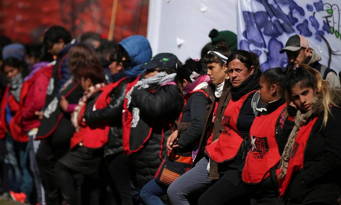 Manifestantes protestam em Buenos Aires. Foto: AGUSTIN MARCARIAN / REUTERS