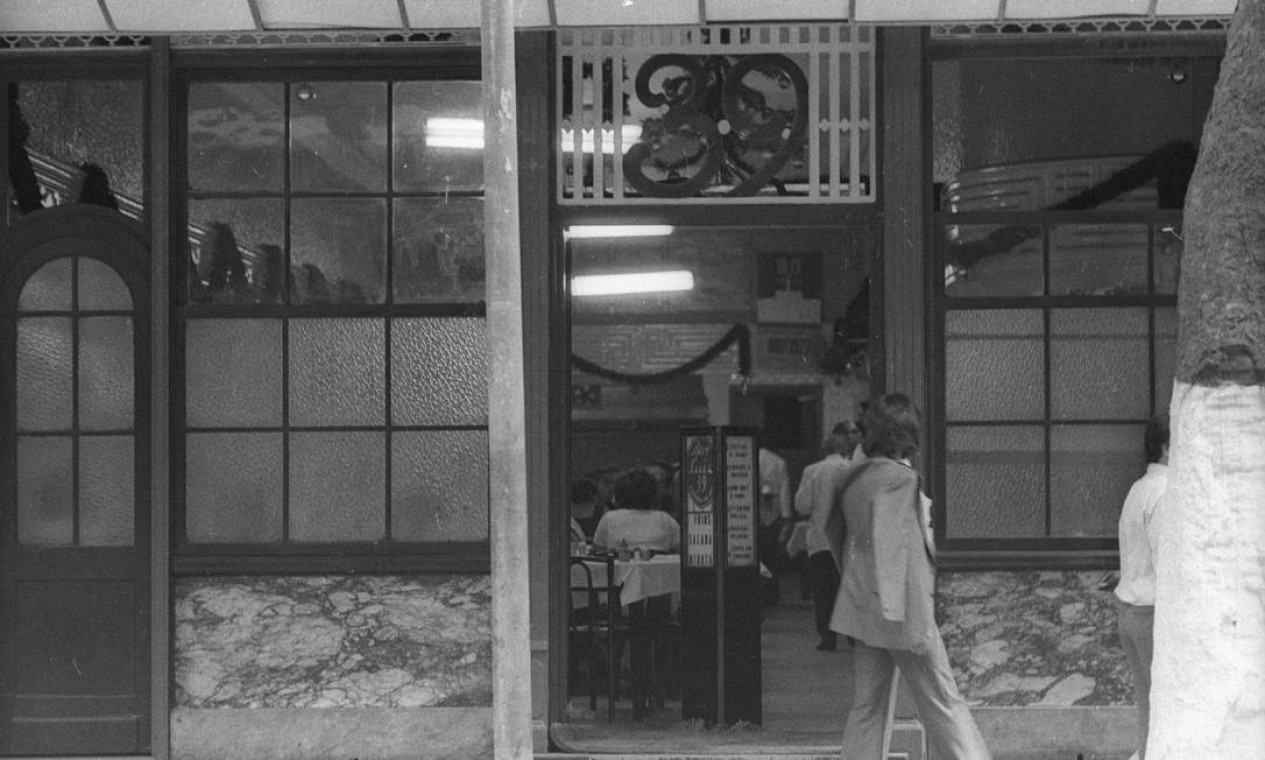 Desde 1927, que o Bar Luiz ocupa o número 39 da rua da Carioca Foto: Alcyr Cavalcanti / Agência O Globo