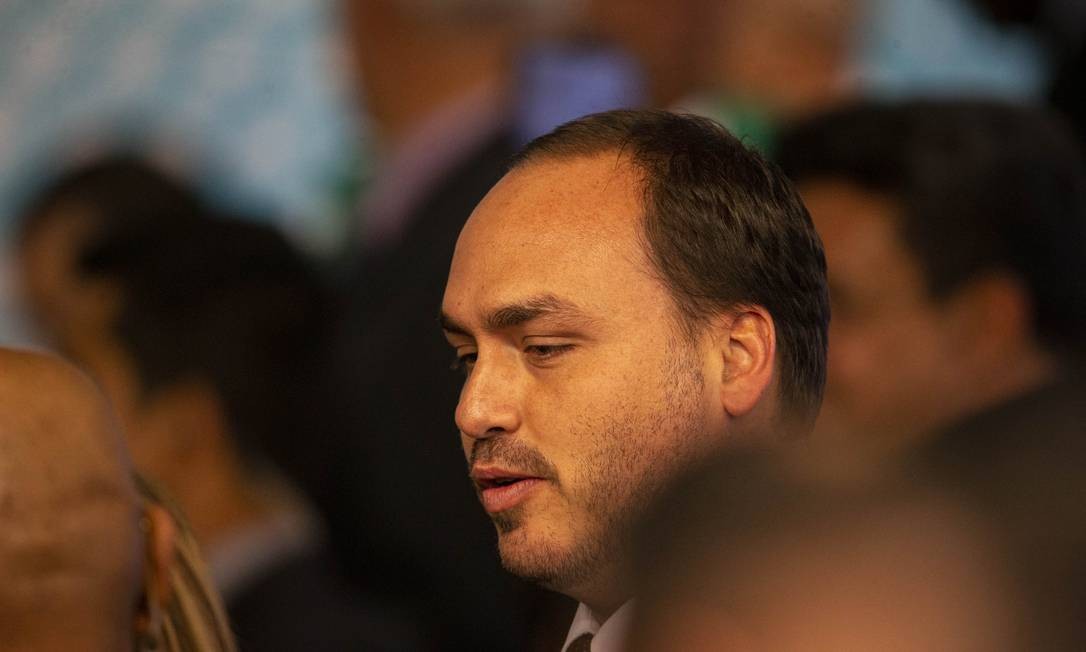 O Vereador Carlos Bolsonaro (PSC) pediu licença não remunerada da Câmara de Vereadores do Rio. Carlos no lançamento da Identidade digital (ID) estudantil em Brasília - 06/09/2019 Foto: Daniel Marenco / Agência O Globo