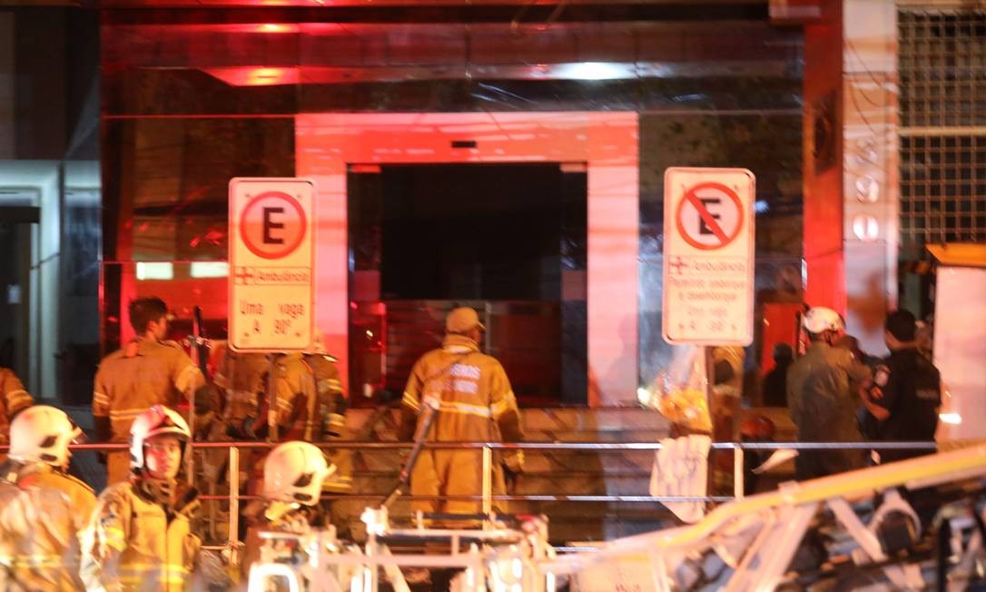 Hospital Badim permanece sem energia; bombeiros estÃ£o no local Foto: Fabio Motta