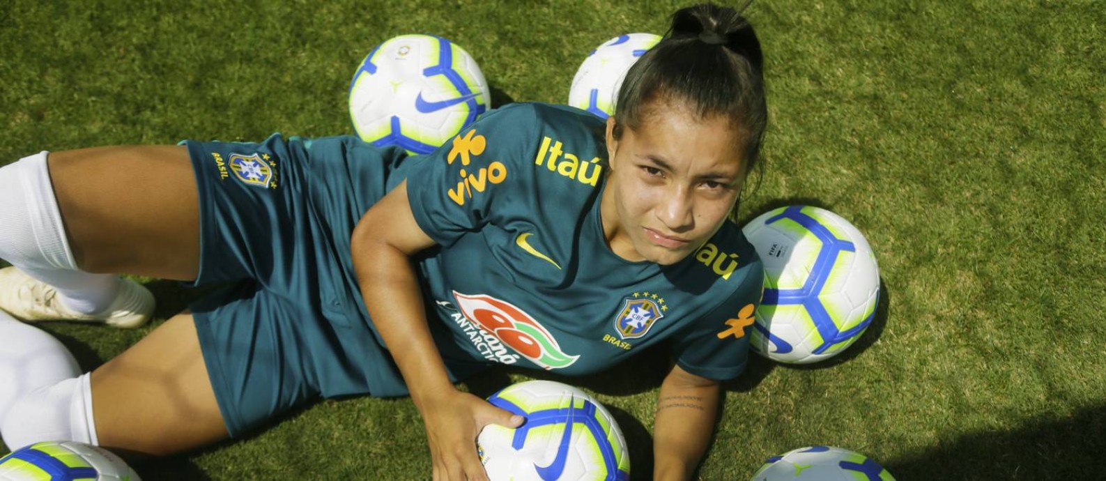 Meia-atacante da seleção sub-20 realiza sonho da mãe em ser jogadora de  futebol - Jornal O Globo