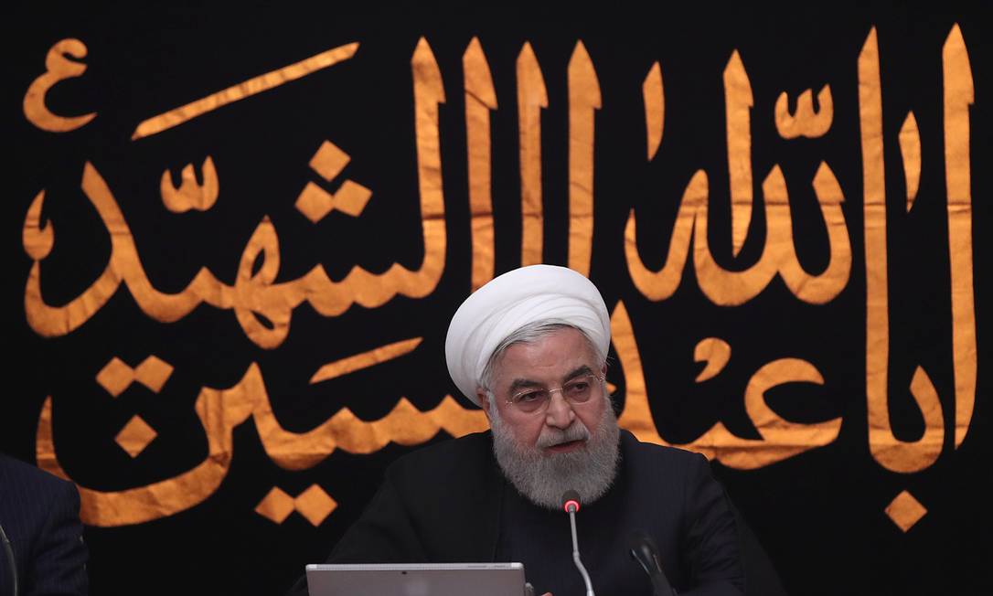 Presidente iraniano Hassan Rouhani fala em reunião do gabinete ministerial no dia 11 de setembro. Teerã deixou claro que um encontro com os EUA depende do fim das sanções econômicas Foto: OFFICIAL PRESIDENT WEBSITE / VIA REUTERS