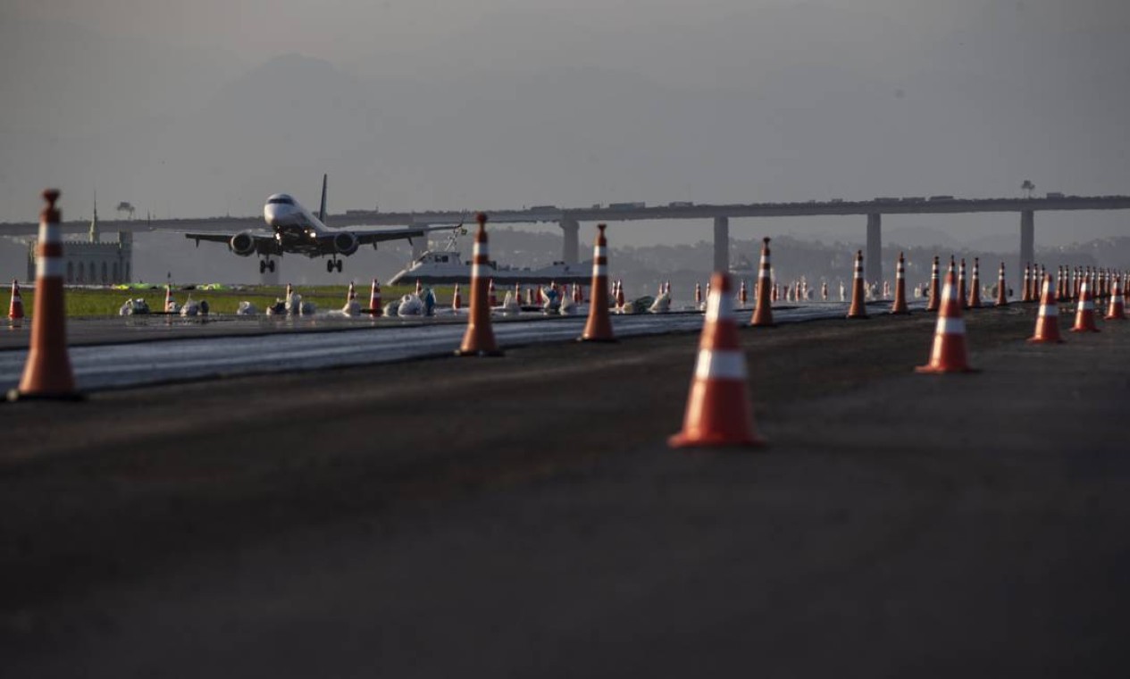 Veja fotos da reforma da pista do aeroporto Santos Dumont Jornal O Globo