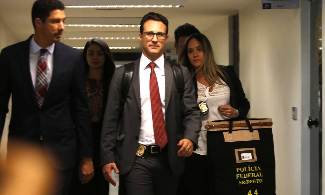 Políciais federais fizeram busca e apreensão no gabinete do senador Fernando Bezerra Coelho (MDB-PE) Foto: Jorge William / Agência O Globo