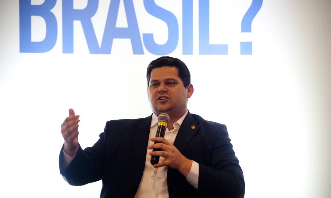 O presidente do Senado participou do evento 'E agora, Brasil?' Foto: Adriana Lorete / Agência O Globo
