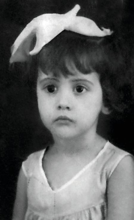 A atriz aos 2 anos de idade. Fernanda Montenegro nasceu em 16 de outubro de 1929, batizada como Arlette Pinheiro Esteves da Silva Torres Foto:  