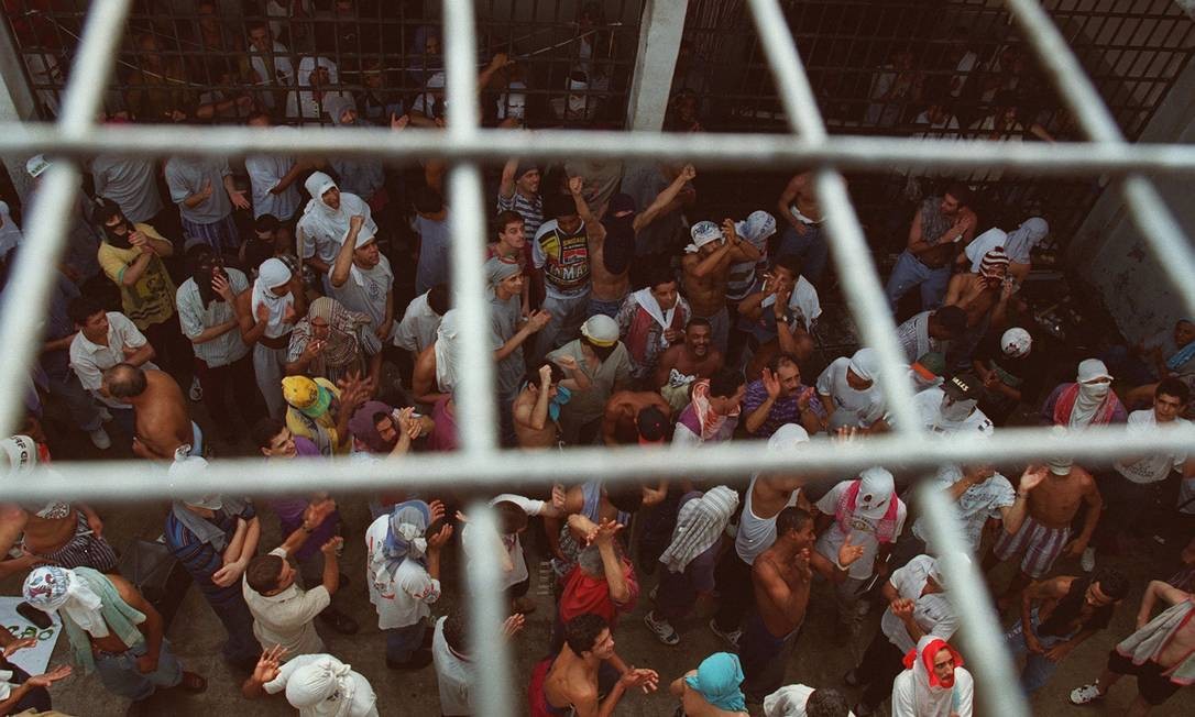 Superlotação em presídio de São Paulo em 1997 Foto: Sérgio Tomisaki / Agência O Globo