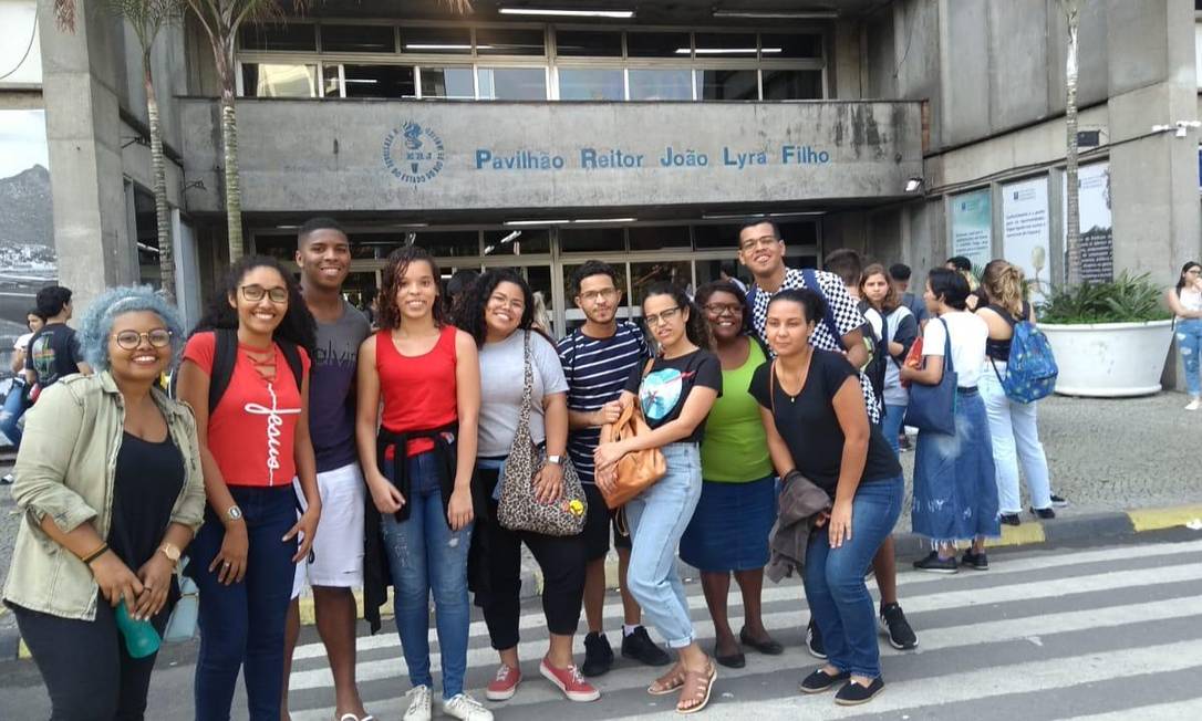 Estudantes do pré-vestibular comunitário Nica-Jacarezinho (Núcleo Independente Comunitário de Aprendizagem) Foto: Arquivo pessoal