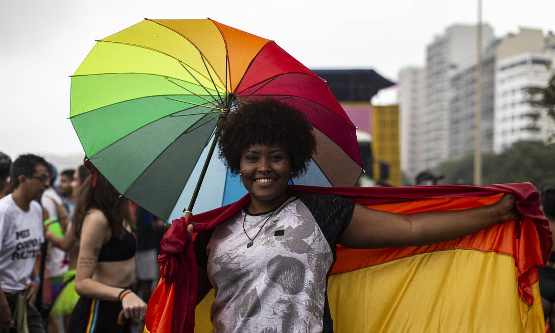 24ª Parada do Orgulho LGBTI em Copacabana Foto: Hermes de Paula / Agência O Globo