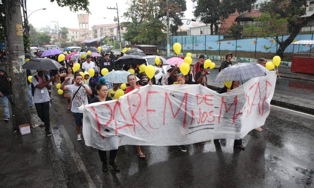 Manifestantes clamam por Justiça após morte de Ágatha Foto: Bruno Kaiuca / Agência O Globo
