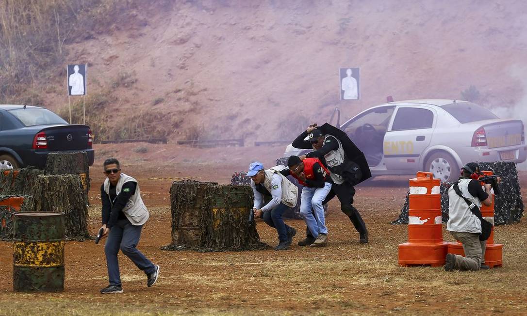 Membros do GSI treinam como agir em emboscada contra presidente Foto: Marcelo Camargo/Agência Brasil