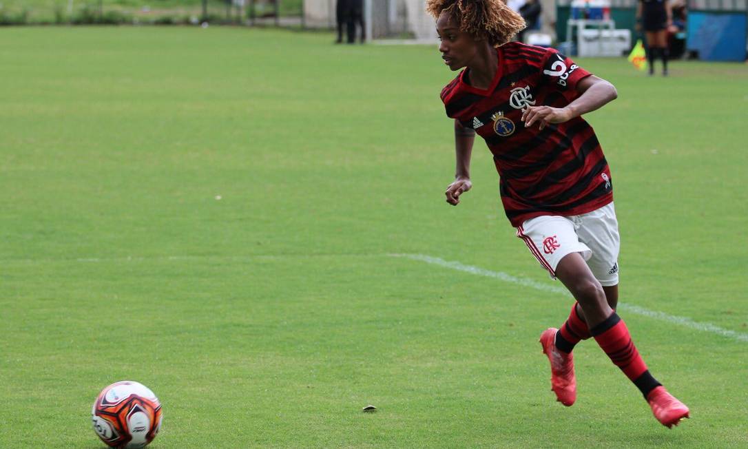 Opinião: Placar elástico no futebol feminino é a prova da