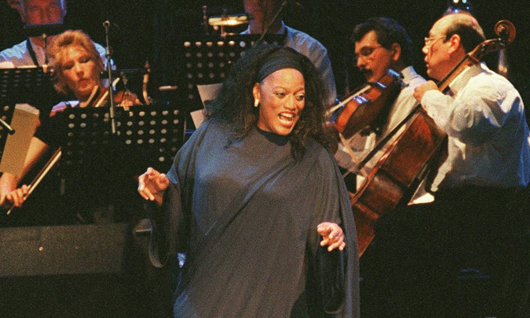 (FILES) In this file photo taken on July 29, 2000 US singer Jessye Norman performs at the Beiteddine festival in Lebanon. - Opera singer Jessye Norman has died at 74, family announces on September 30, 2019. (Photo by SOUHAILA SAHMARANI / AFP) Foto: SOUHAILA SAHMARANI / AFP