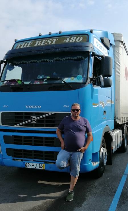 O caminhoneiro paulista Anizio Tavares é de direita mas aprova medidas dos socialistas portugueses Foto: Arquivo pessoal